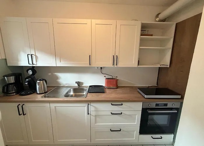 Central & Lovely - For Up To 6 Persons